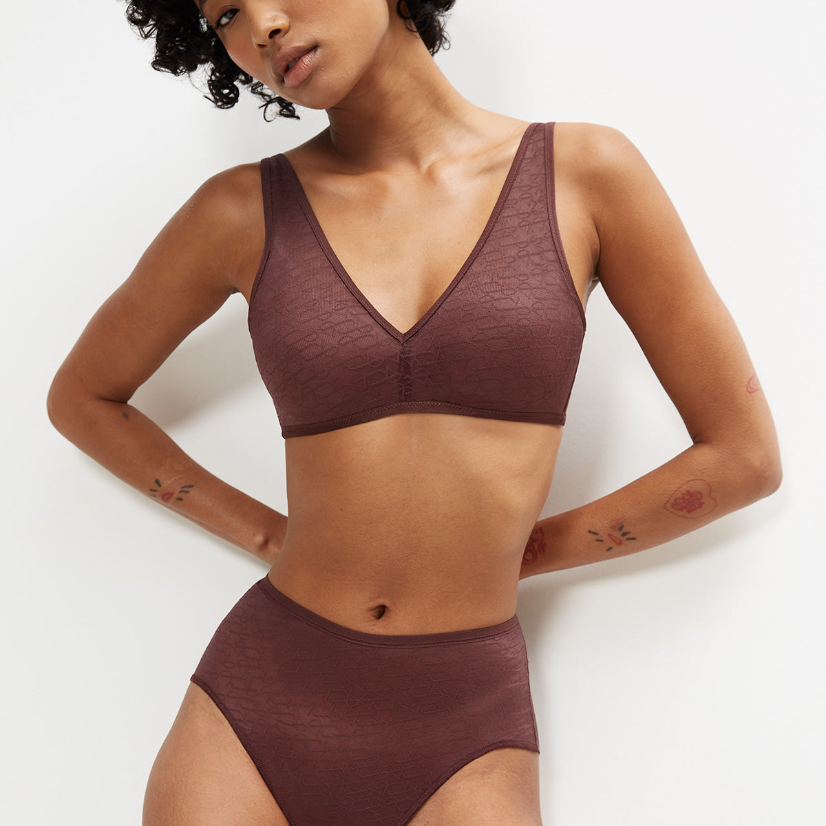 Triumph Signature Sheer - Decadent Chocolate - 10215936-7572